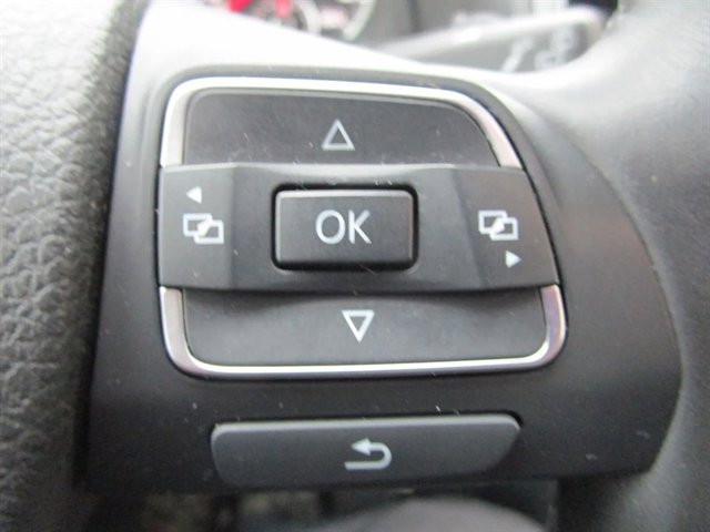 Used 2013 Volkswagen Tiguan S image 16