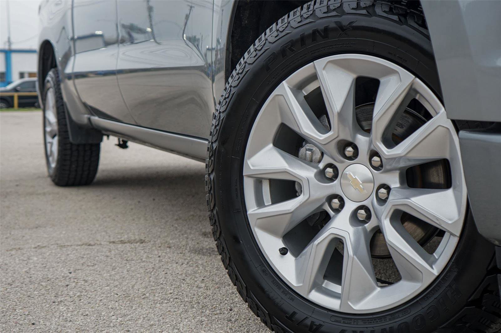 Used 2023 Chevrolet Silverado 1500 Custom RWD image 2