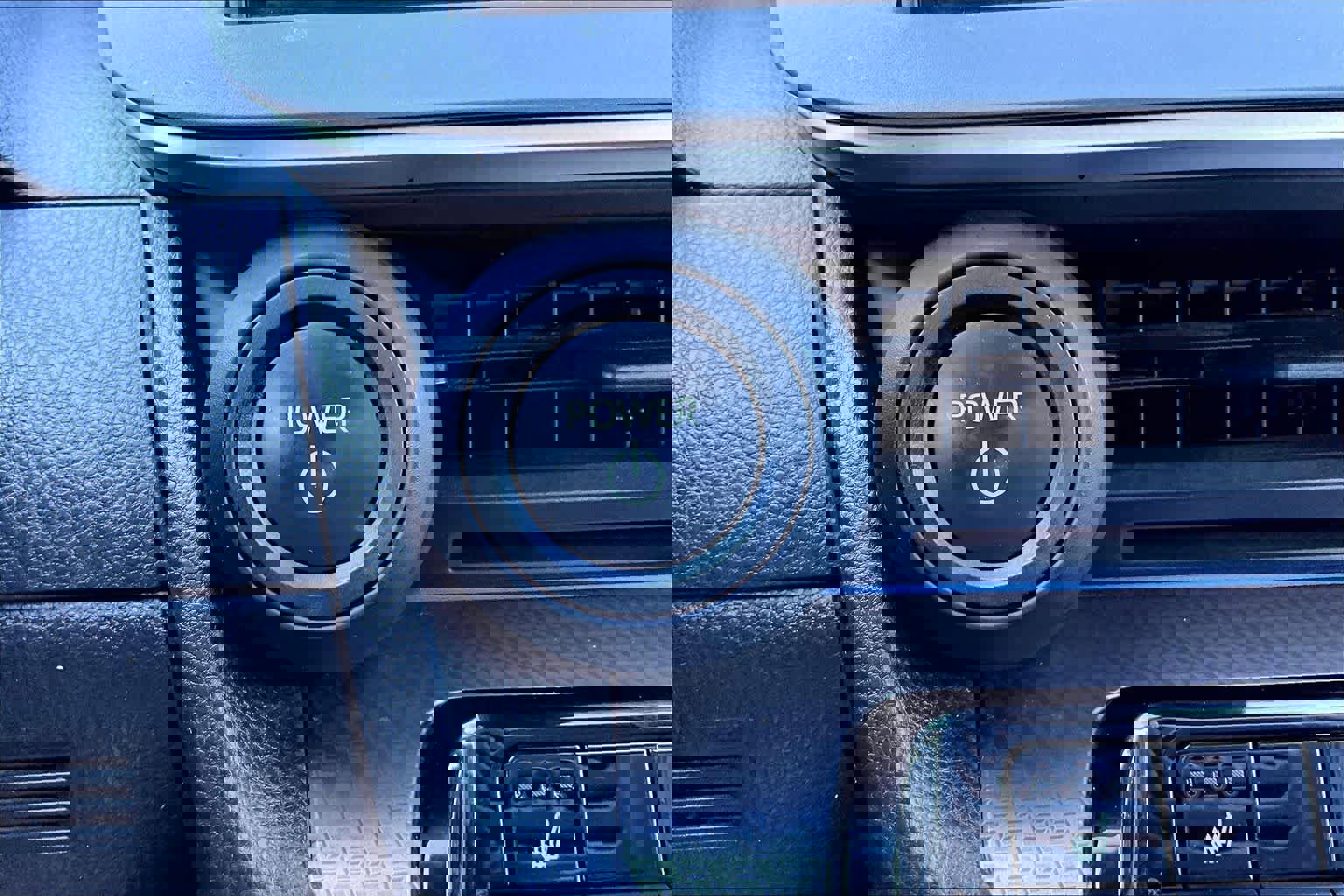 Used 2023 Toyota Prius XLE image 33