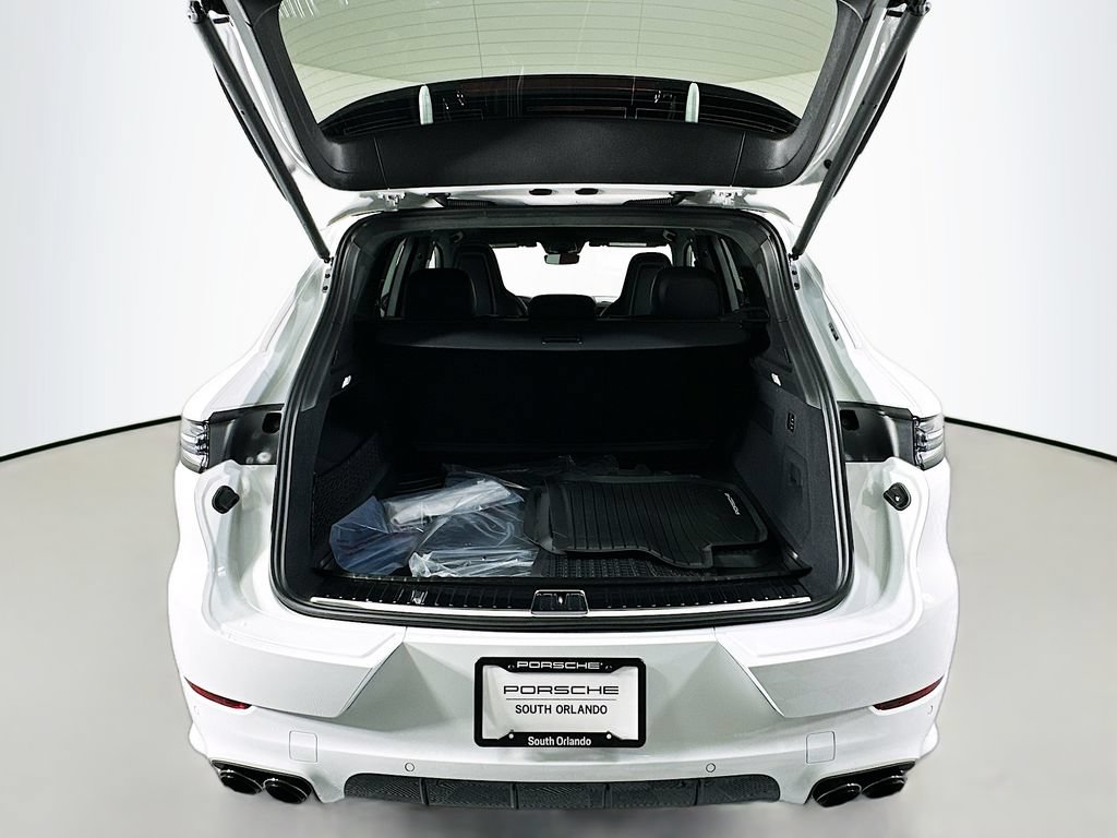 New 2026 Porsche Cayenne GTS AWD/4WD image 28