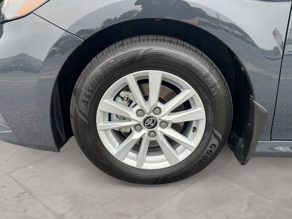 Used 2026 Toyota Camry LE w/ Convenience Package FWD image 14