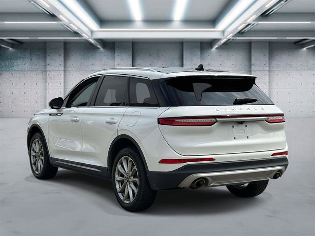 Used 2022 Lincoln Corsair AWD w/ Premium Package image 6