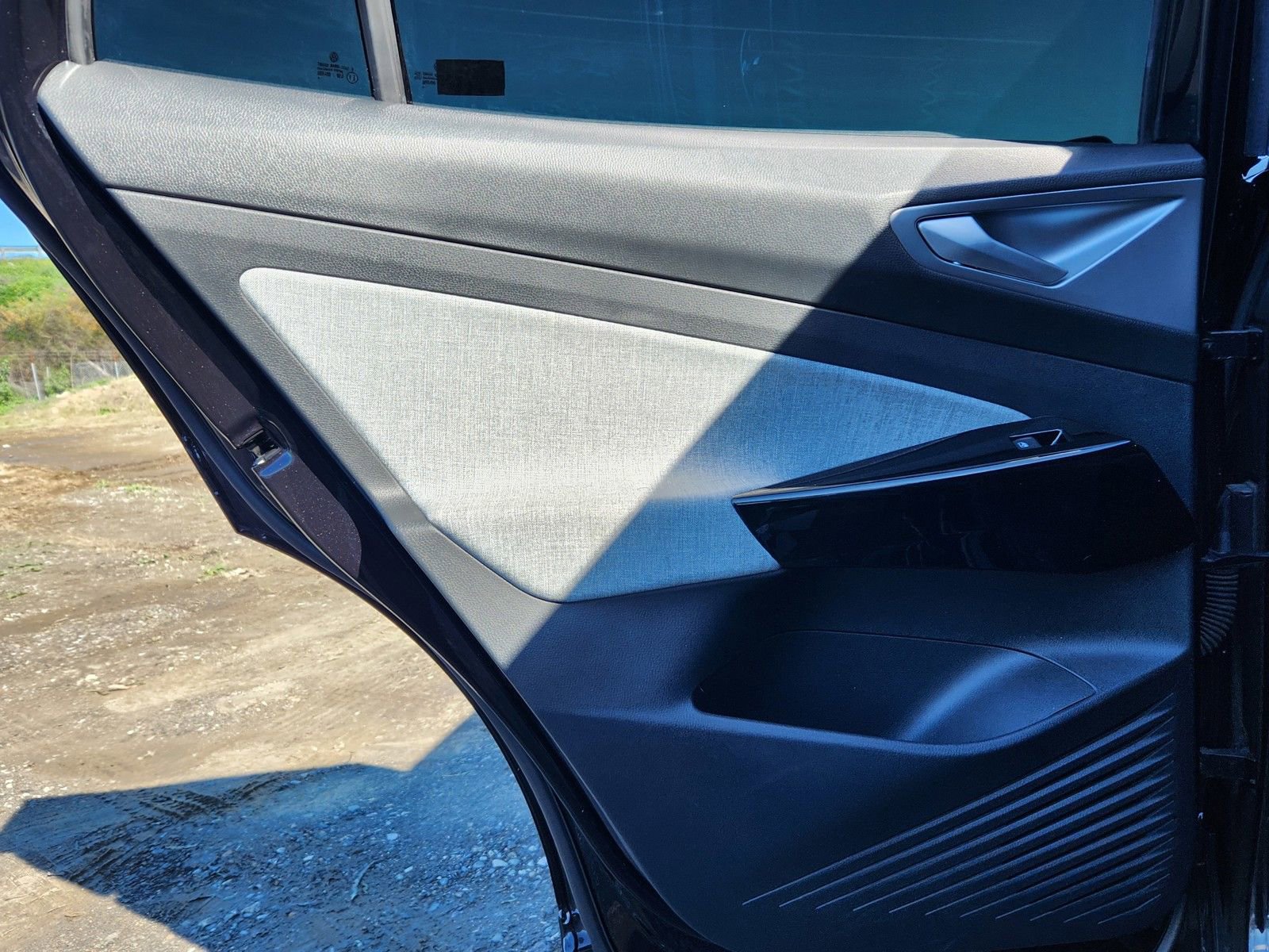 Used 2024 Volkswagen ID.4 Pro image 17