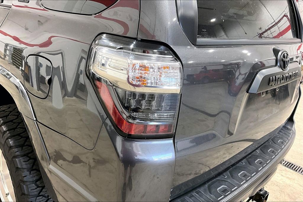 Used 2015 Toyota 4Runner Limited AWD/4WD image 29