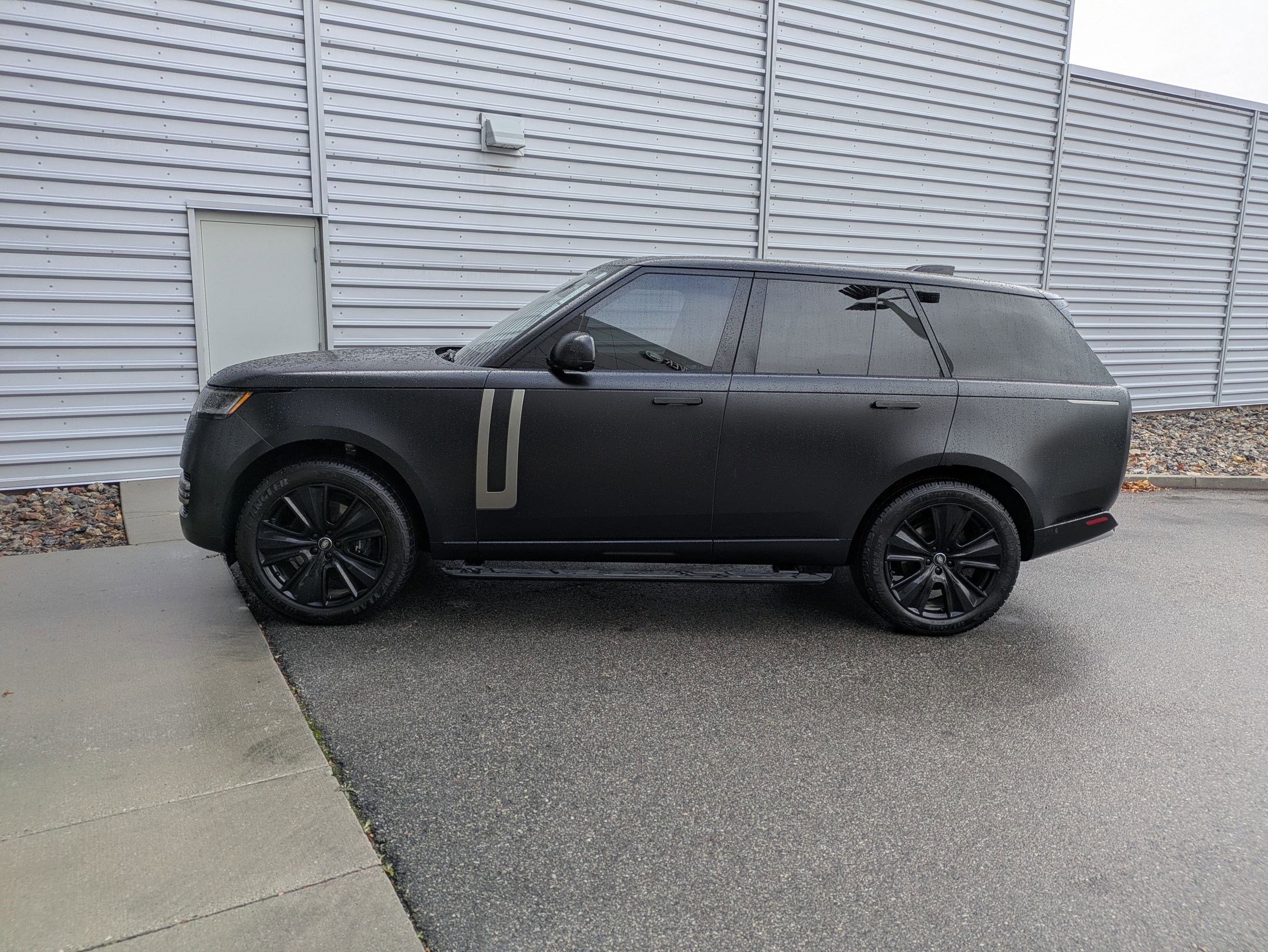 Certified 2023 Land Rover Range Rover SE image 2