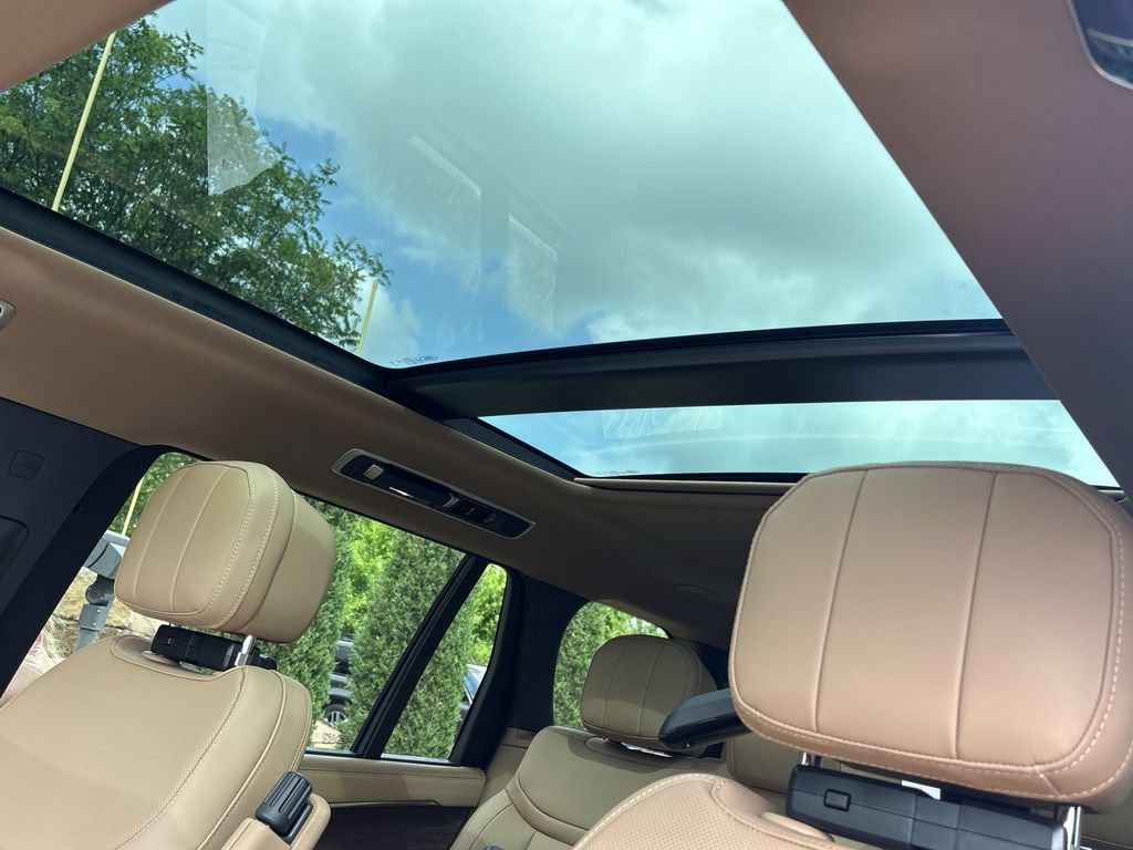 New 2026 Land Rover Range Rover Long Wheelbase SE AWD/4WD image 20