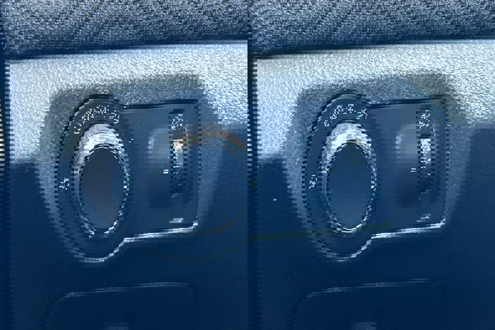 Used 2015 Chevrolet Cruze LT w/ Technology Package image 27