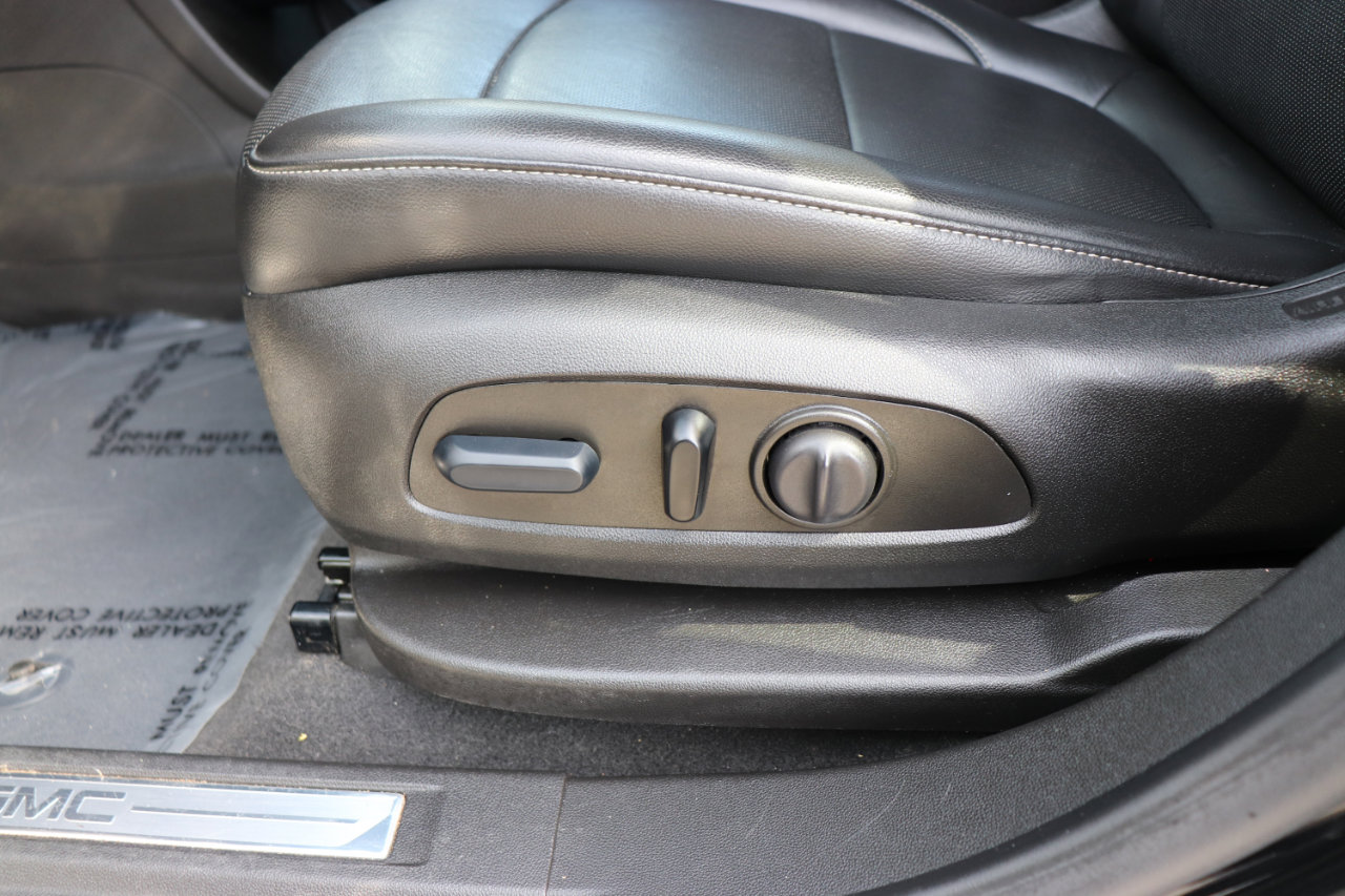 Used 2023 GMC Acadia SLT image 45