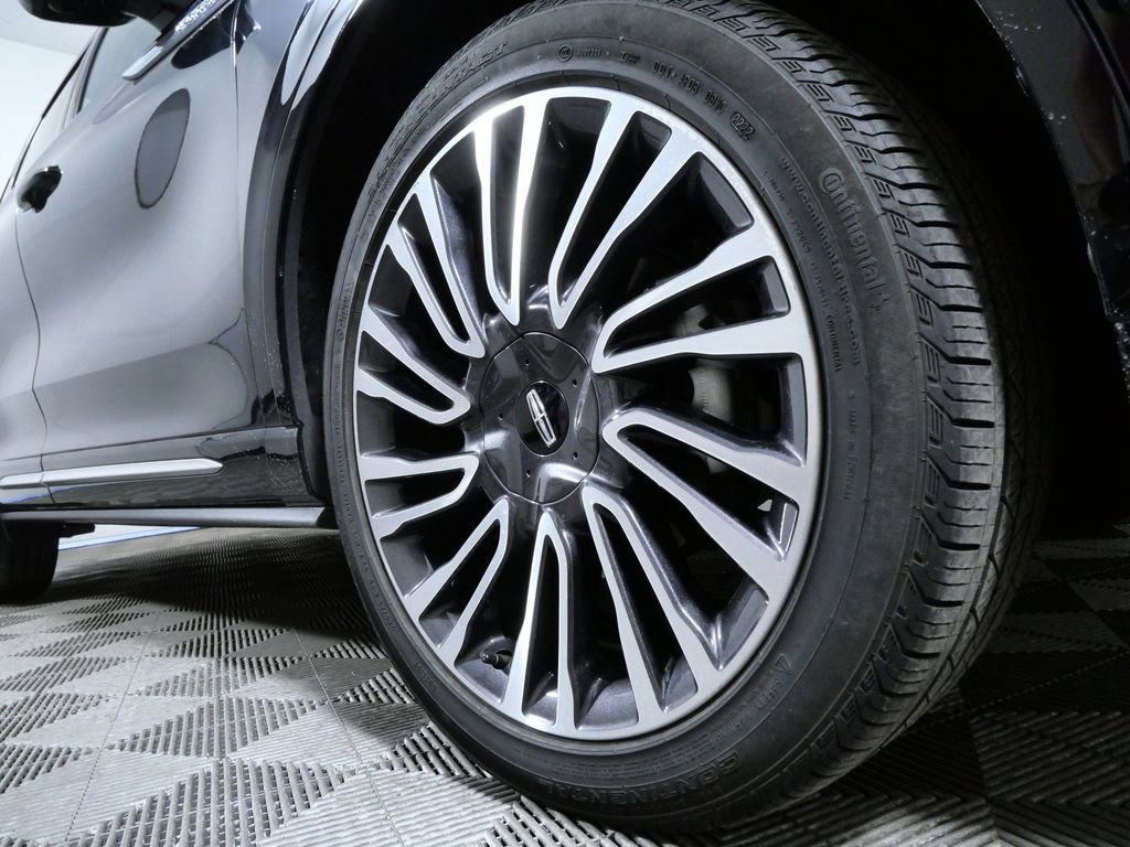 Certified 2022 Lincoln Corsair Reserve w/ Equipment Group 201A image 2