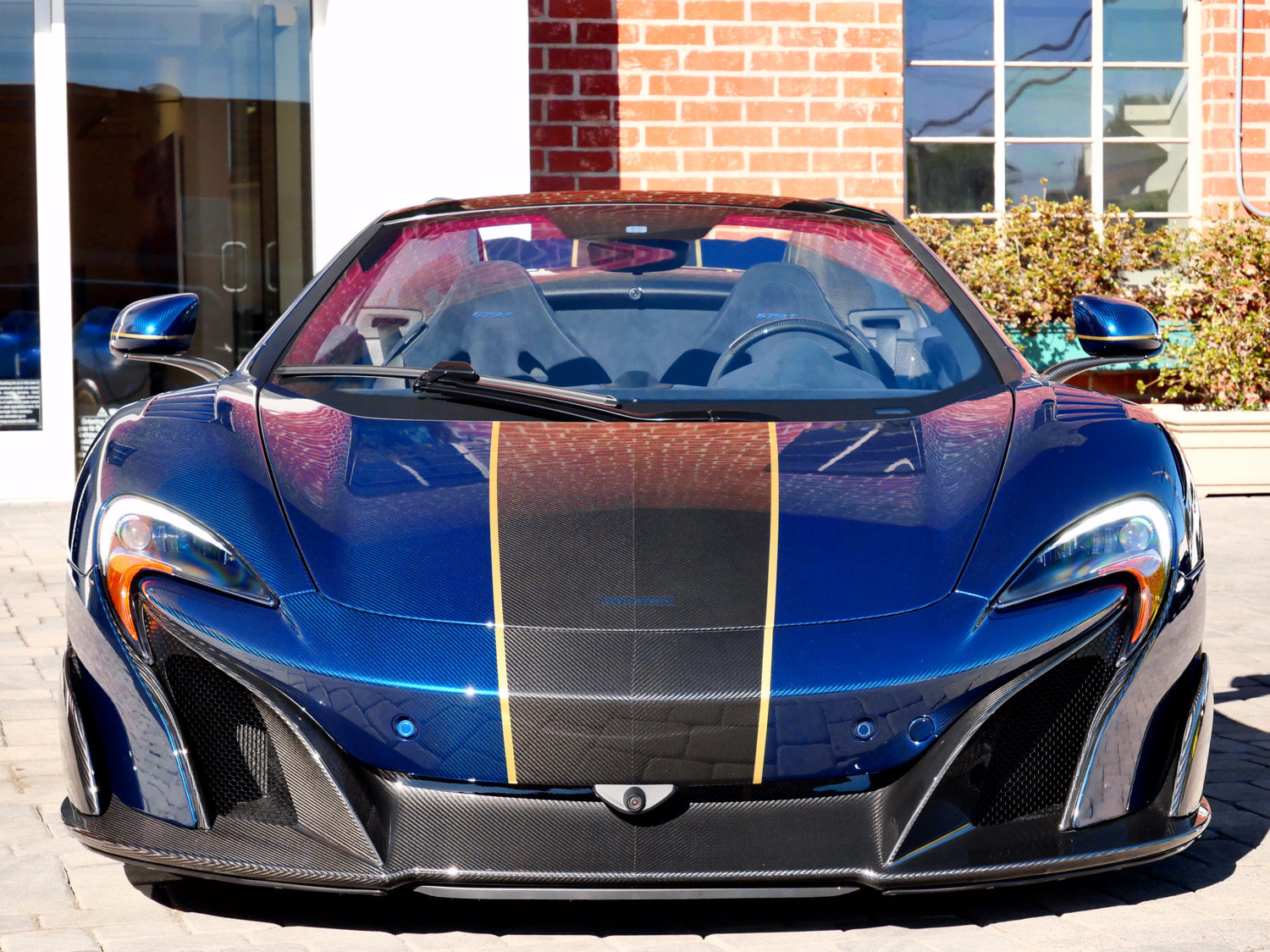 Used 2016 McLaren 675LT Spider RWD image 2