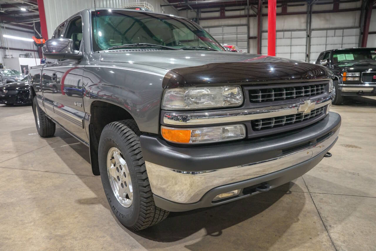 Used 1999 Chevrolet Silverado 1500 LS w/ Firm Ride Suspension Pkg AWD/4WD image 12