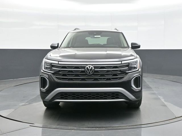 New 2026 Volkswagen Atlas Peak Edition image 2