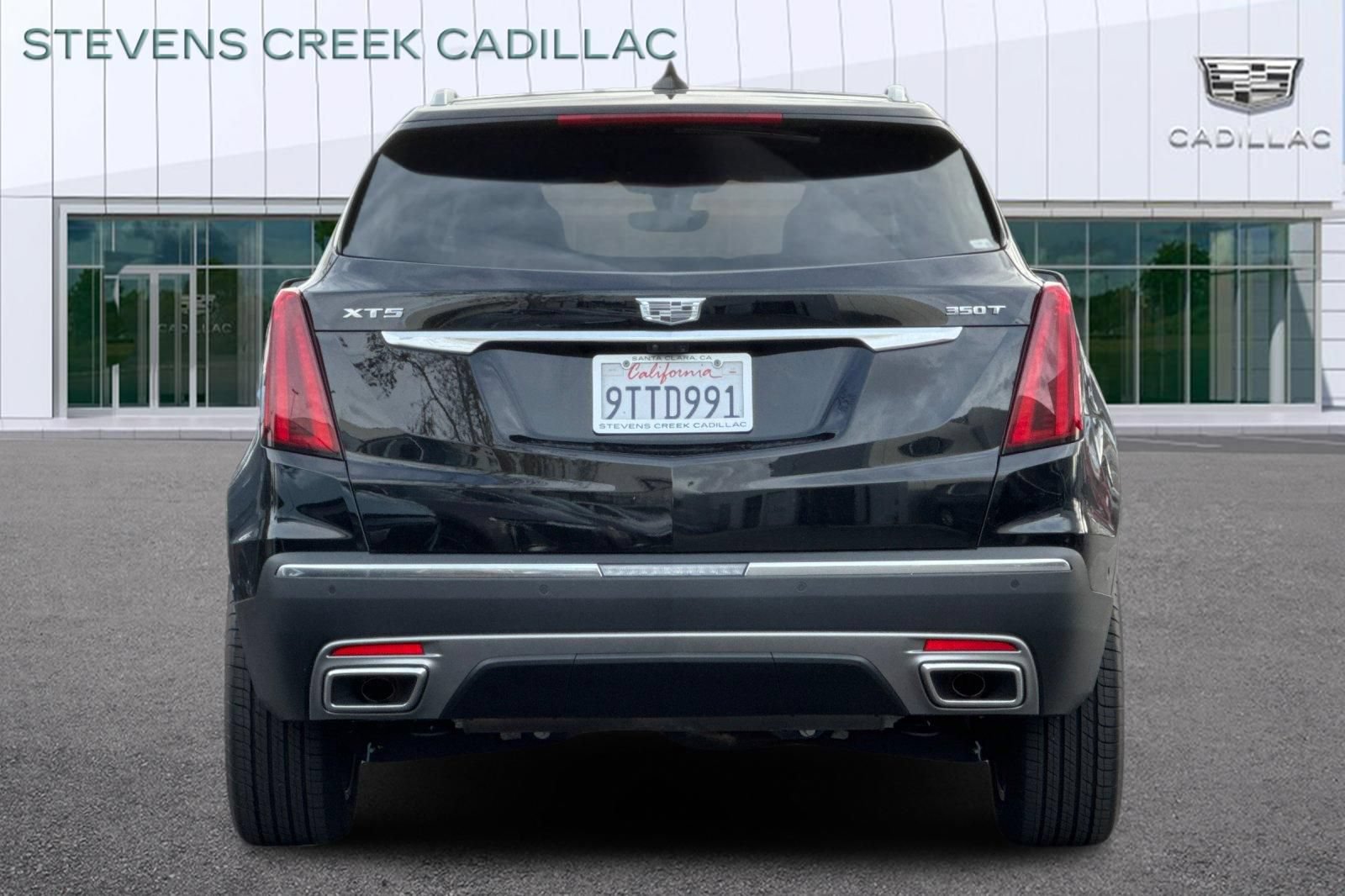 Used 2025 Cadillac XT5 Premium Luxury w/ LPO, Red Accent Package FWD image 4