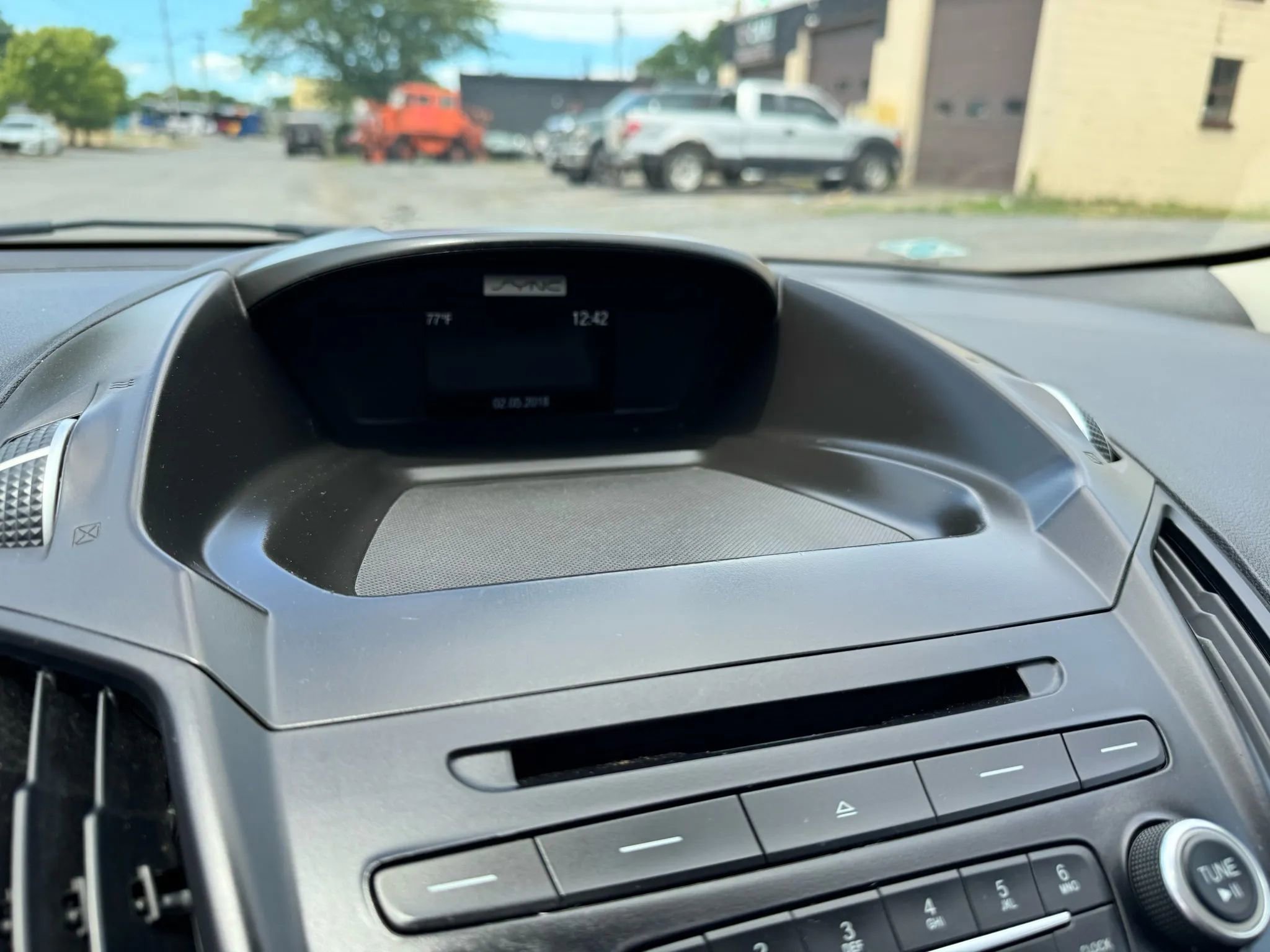Used 2018 Ford Escape SE image 19