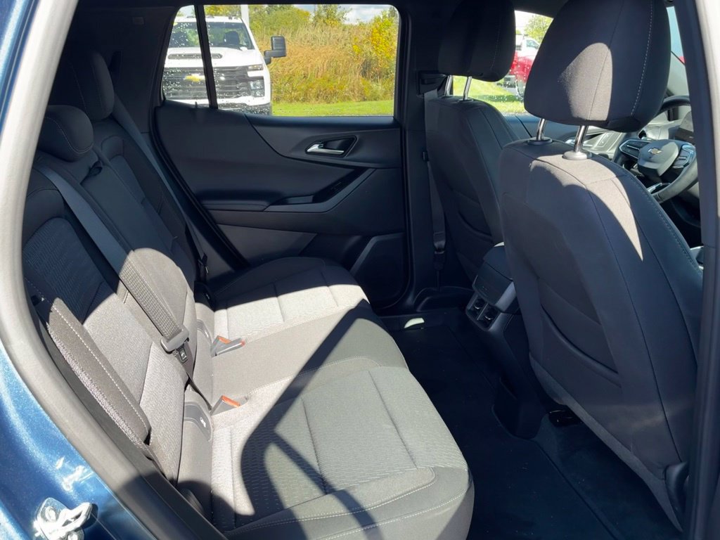 Used 2026 Chevrolet Equinox LT AWD/4WD image 23
