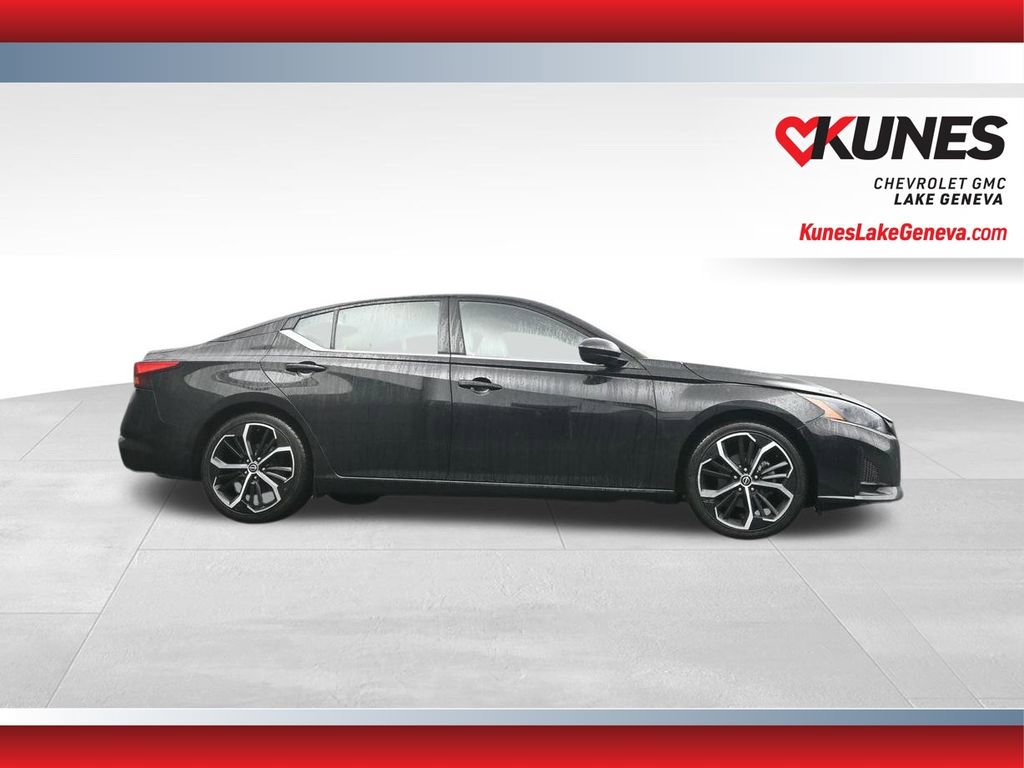 Used 2024 Nissan Altima 2.5 SR FWD image 47