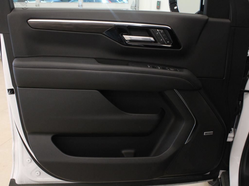 Used 2025 Chevrolet Tahoe LT w/ Comfort Package RWD image 11