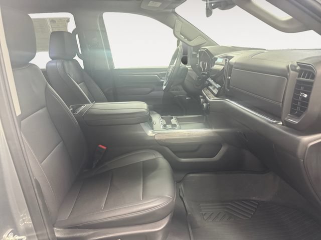 Used 2024 Chevrolet Silverado 2500 LTZ w/ LTZ Plus Package AWD/4WD image 4