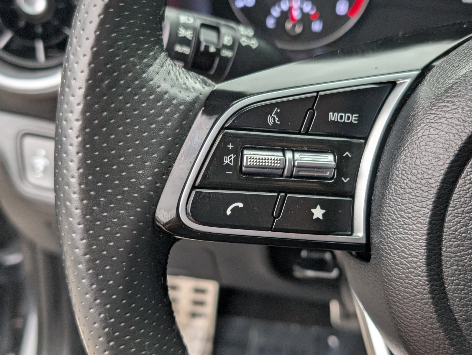 Used 2024 Kia Forte GT-Line w/ GT-Line Premium Package image 36