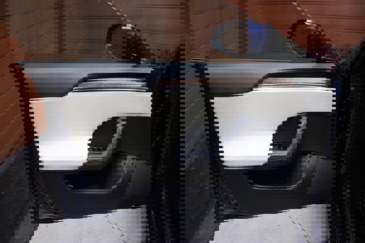 Used 2022 Tesla Model S AWD image 26