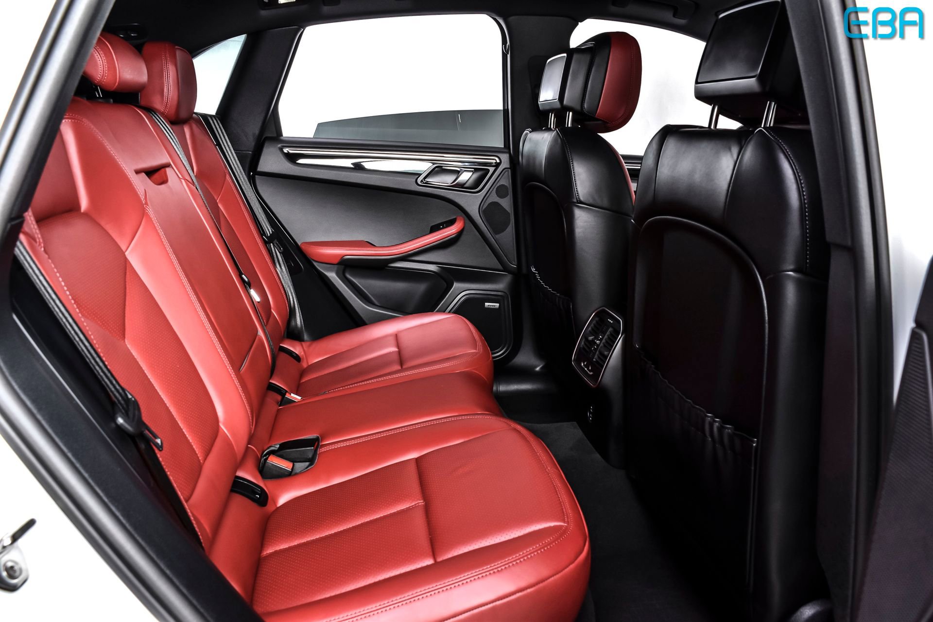 Used 2025 Porsche Macan image 23