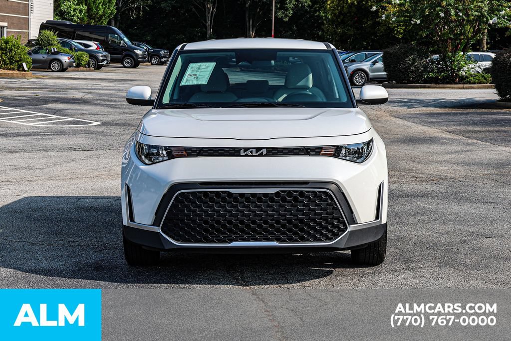 Used 2025 Kia Soul LX w/ LX Technology Package FWD image 10