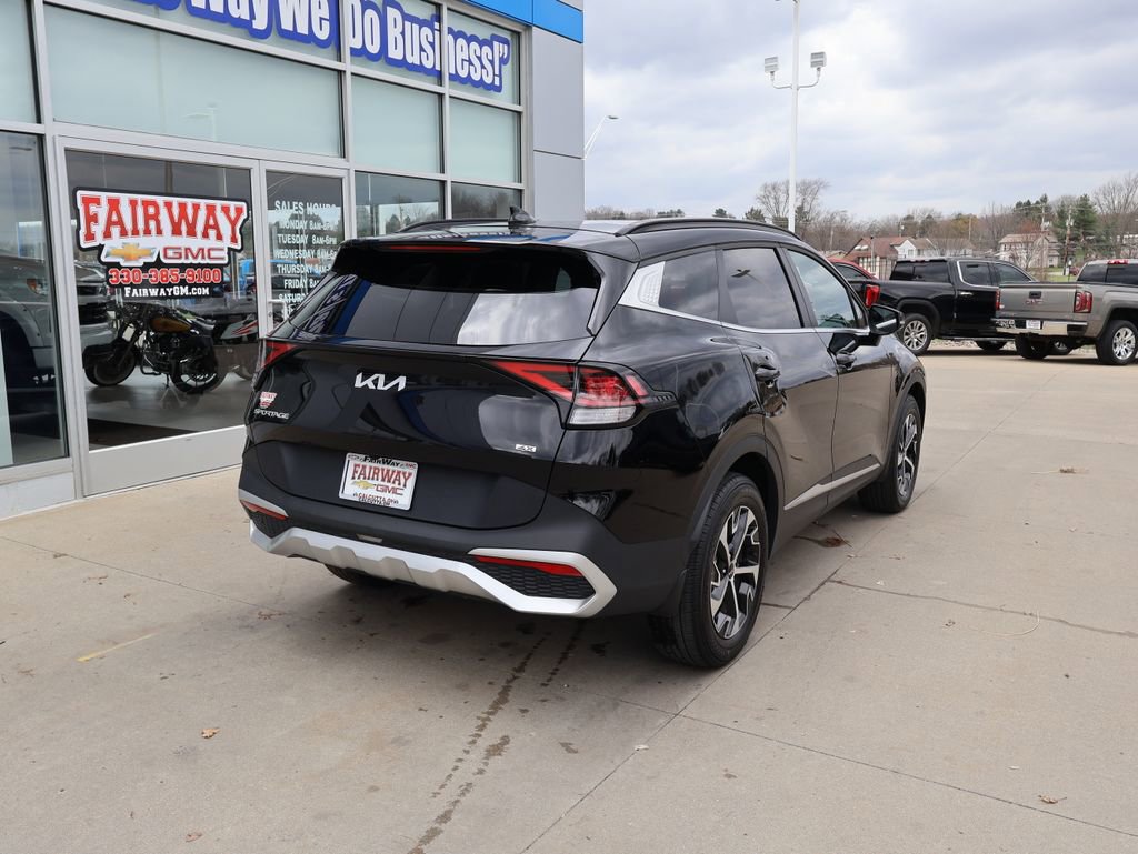 Used 2025 Kia Sportage EX w/ Premium Package image 3
