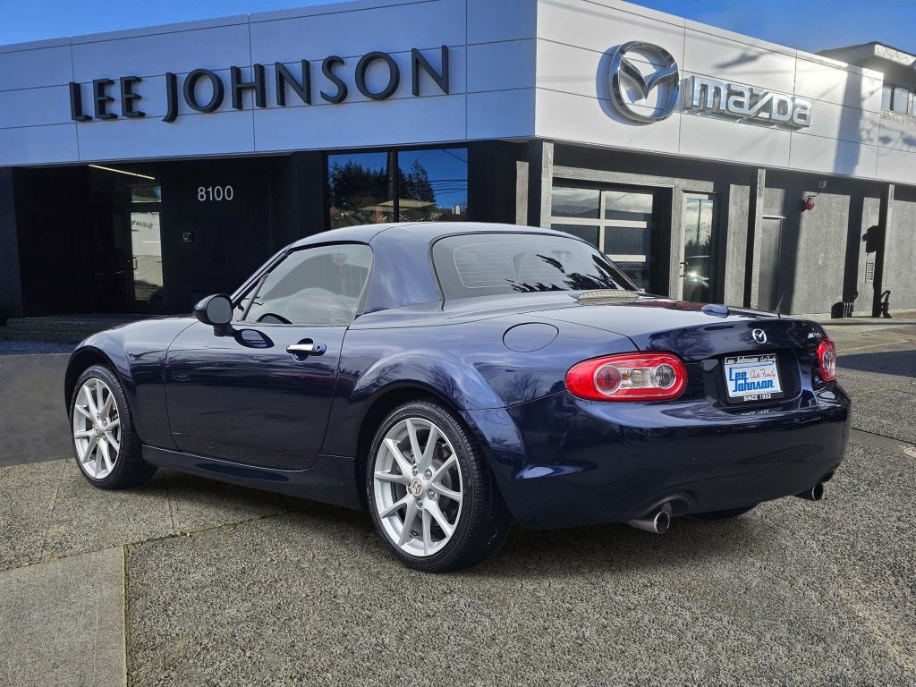 Used 2010 MAZDA MX-5 Miata Grand Touring w/ Premium Pkg image 3