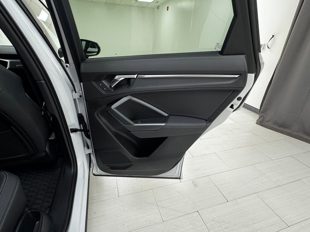 Used 2020 Audi Q3 2.0T Premium Plus w/ Premium Plus Package image 15