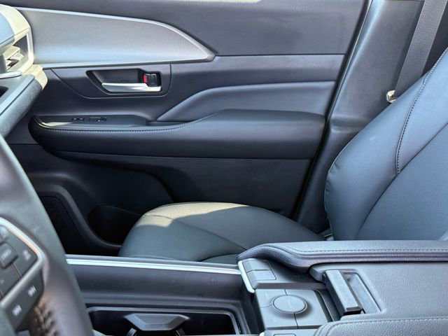 Used 2025 Toyota Grand Highlander FWD image 10