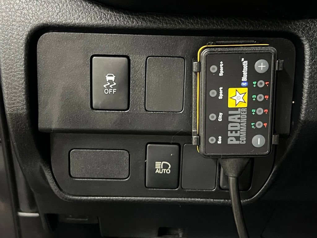 Used 2020 Toyota Tacoma SR AWD/4WD image 17