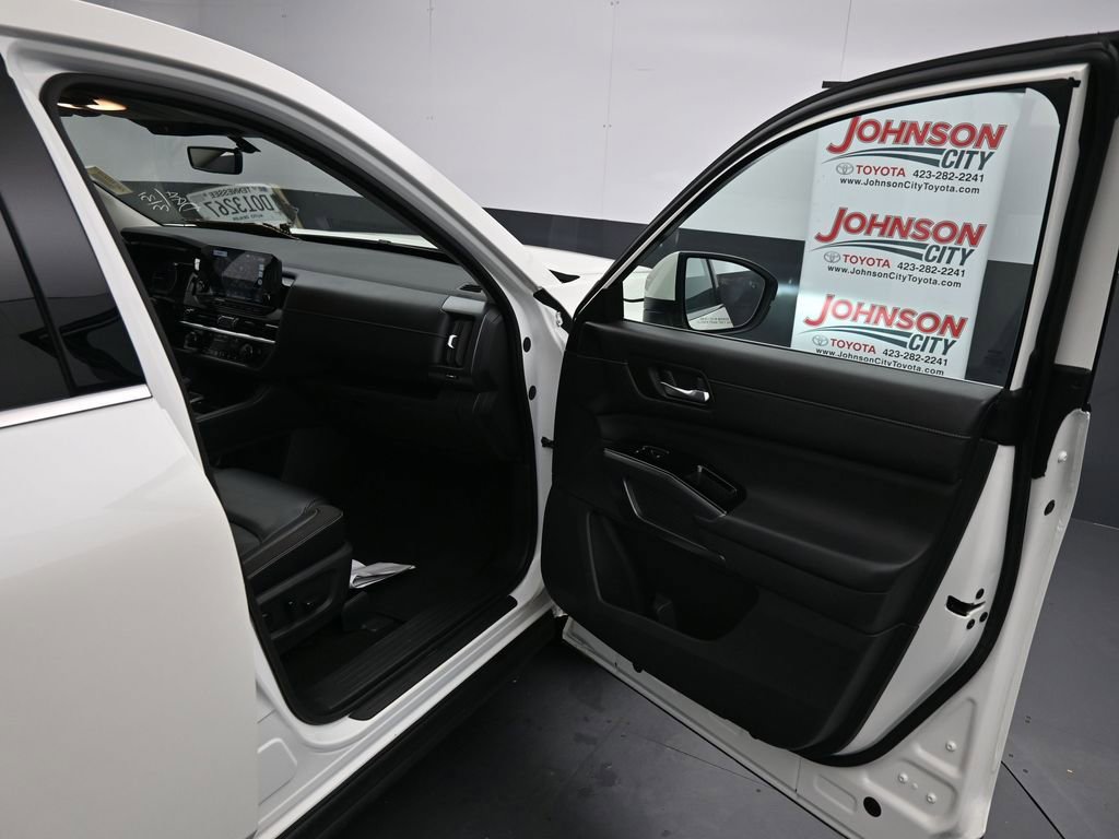 Used 2023 Nissan Pathfinder SL image 23