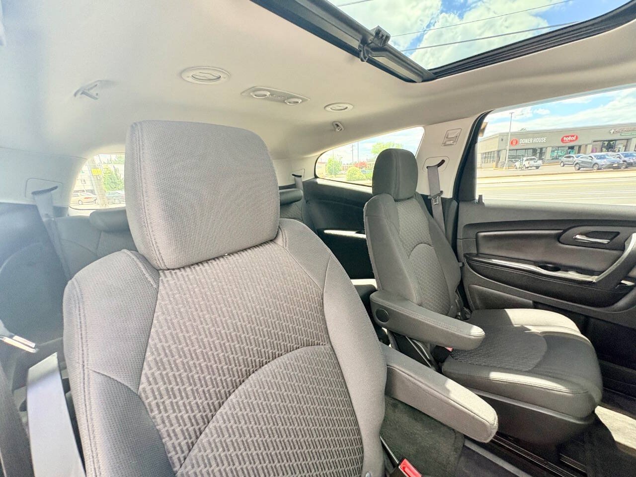 Used 2012 Chevrolet Traverse LT AWD/4WD image 32