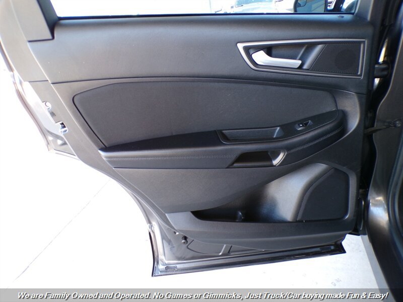 Used 2015 Ford Edge SE FWD image 18
