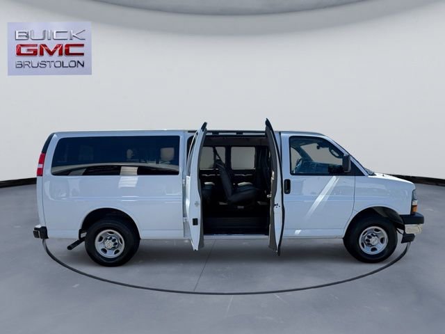 Used 2024 Chevrolet Express 3500 LS w/ Chrome Appearance Package RWD image 13