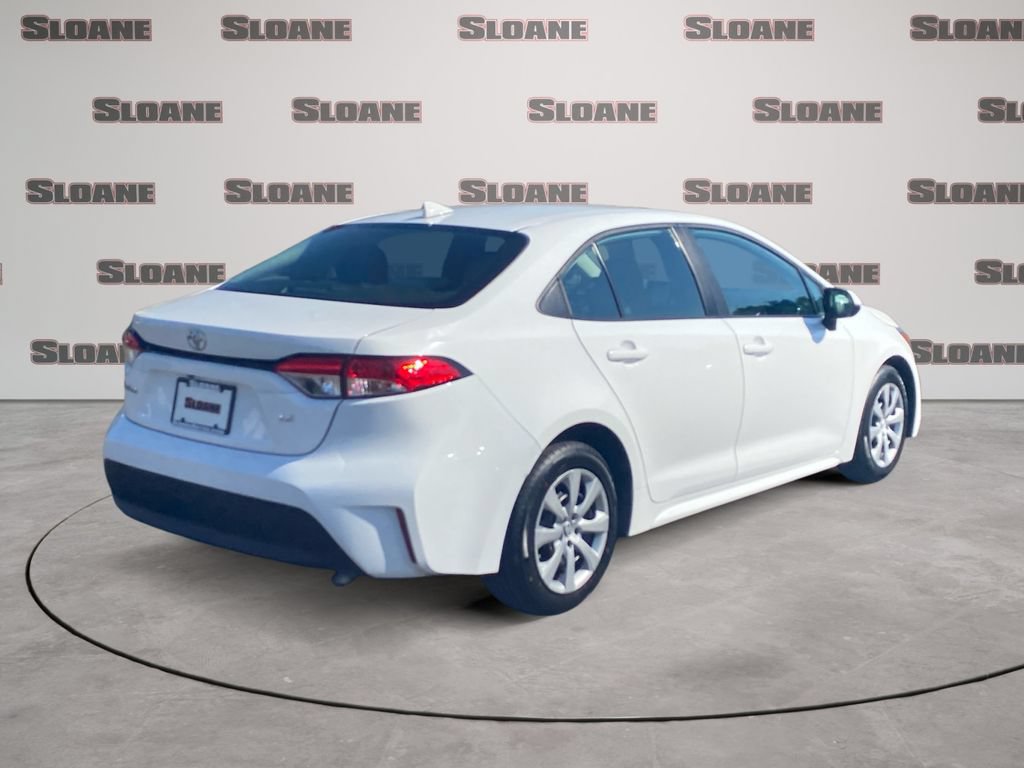 Used 2023 Toyota Corolla LE FWD image 3
