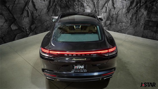 Used 2022 Porsche Panamera 4 w/ Premium Package image 23