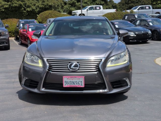 Used 2013 Lexus LS 460 w/ Comfort Pkg RWD image 2