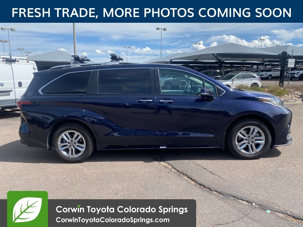 Used 2022 Toyota Sienna Limited AWD/4WD image 9