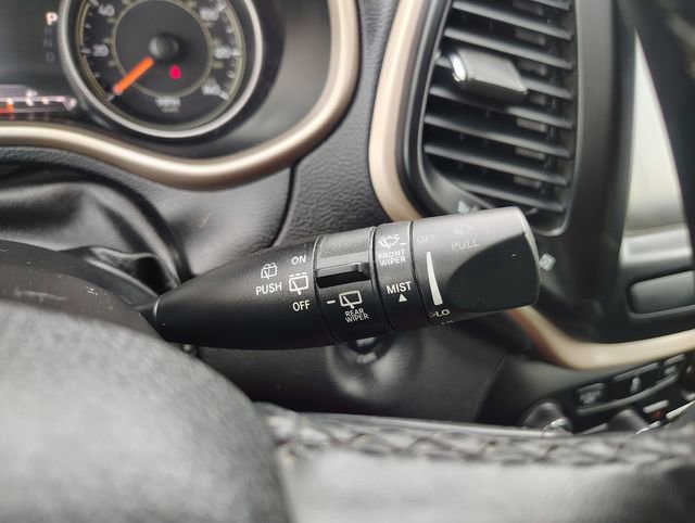 Used 2015 Jeep Cherokee Limited image 20