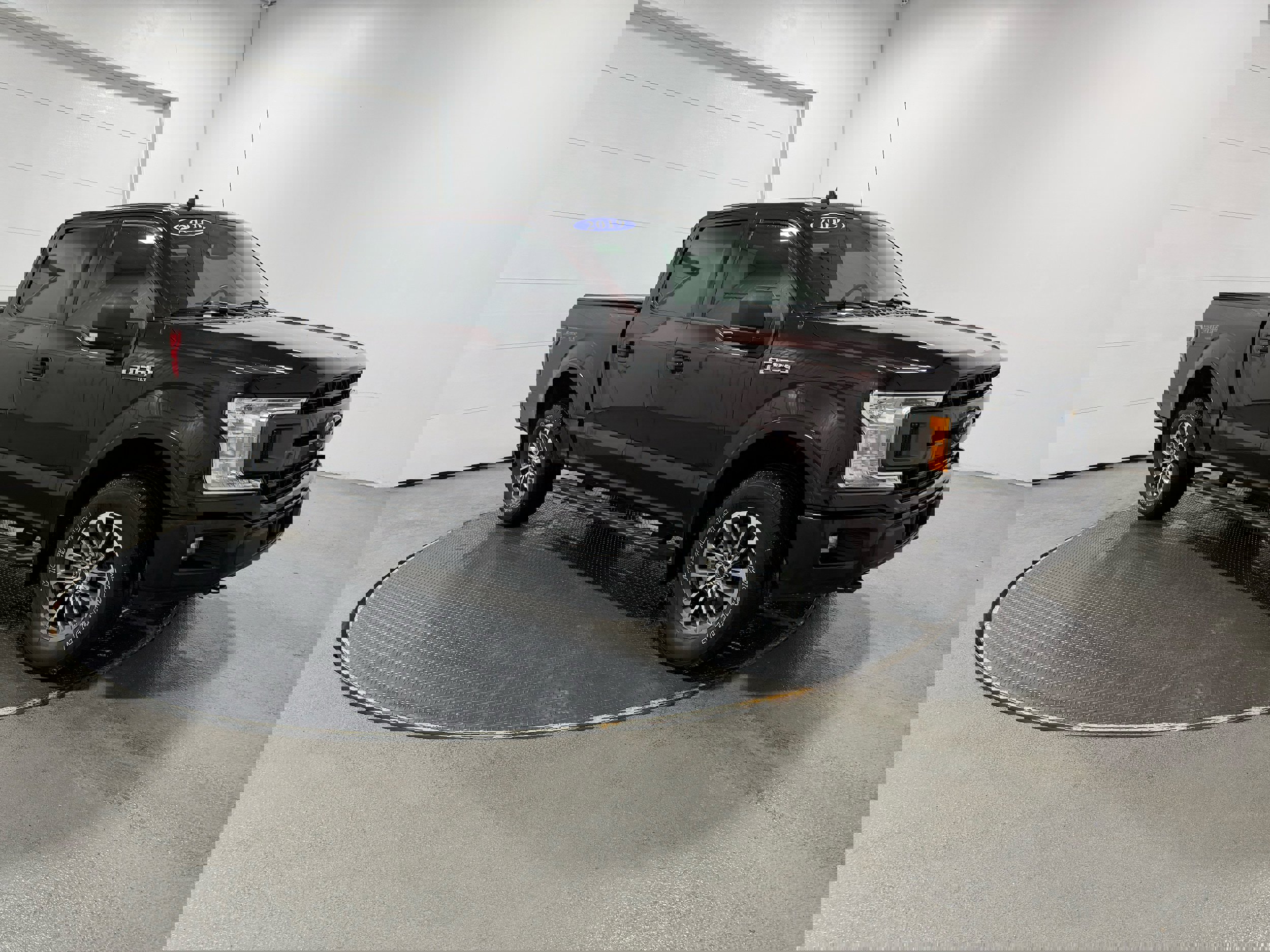 Used 2019 Ford F150 XLT w/ Equipment Group 302A Luxury image 2