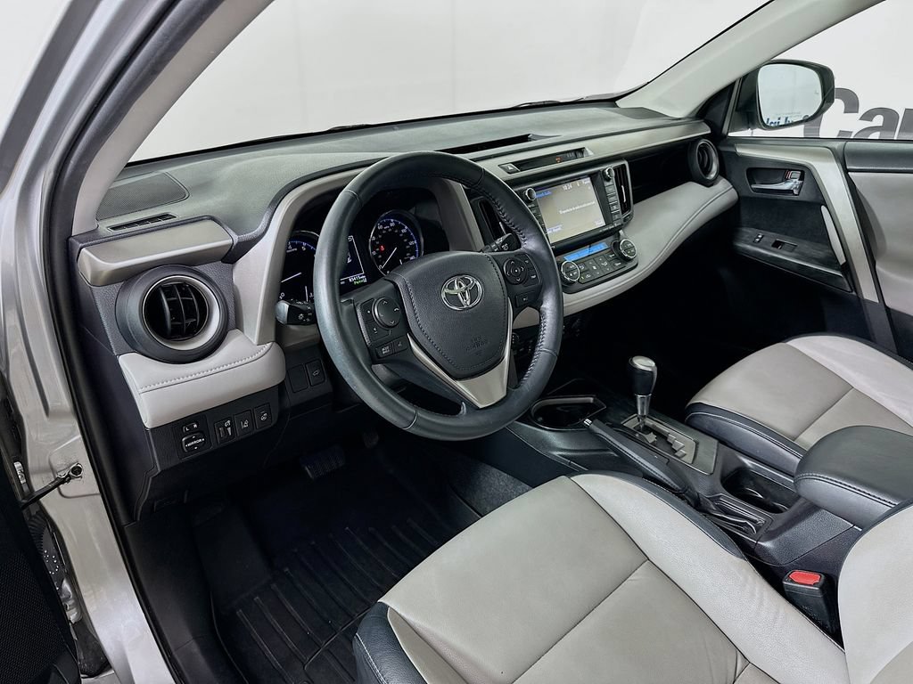 Used 2017 Toyota RAV4 Platinum FWD image 10