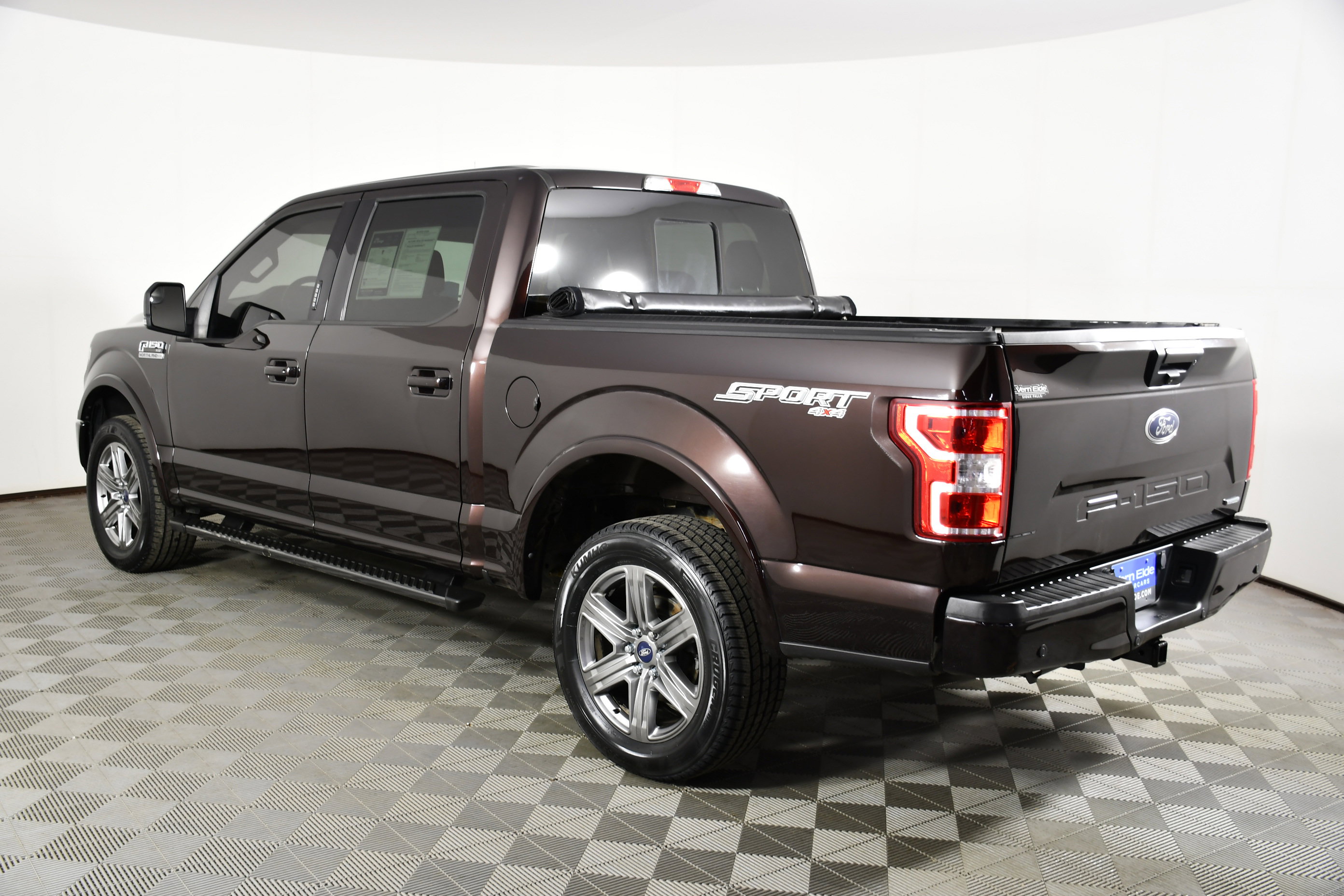 Used 2018 Ford F150 XLT w/ Equipment Group 302A Luxury AWD/4WD image 8