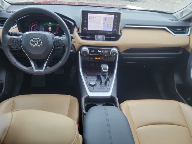 Used 2020 Toyota RAV4 Limited AWD/4WD image 14