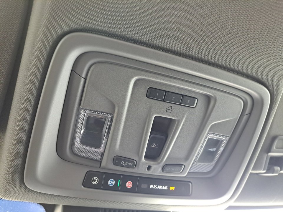 Certified 2025 Chevrolet Silverado 1500 LTZ w/ LTZ Convenience Package II image 31