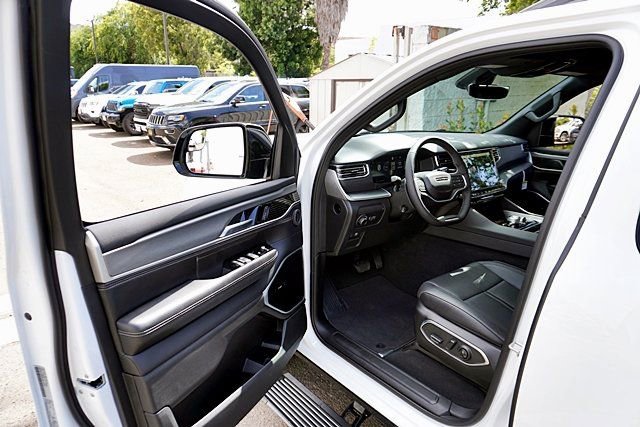 New 2026 Jeep Grand Wagoneer Limited AWD/4WD image 44