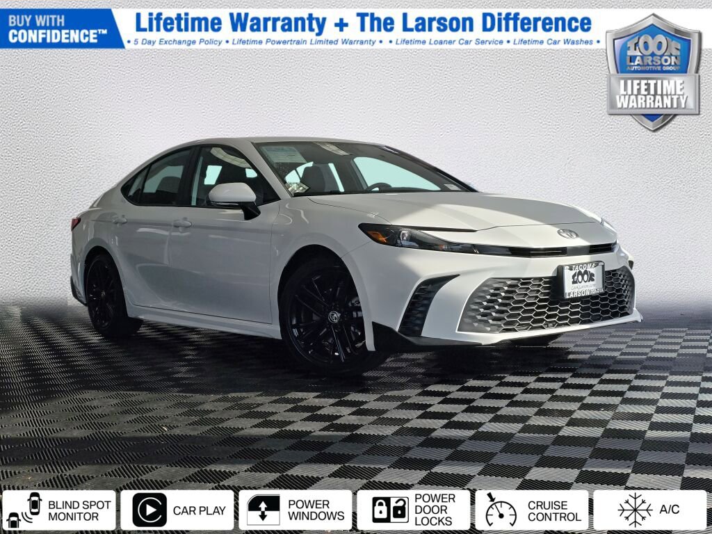 Used 2025 Toyota Camry SE image 1