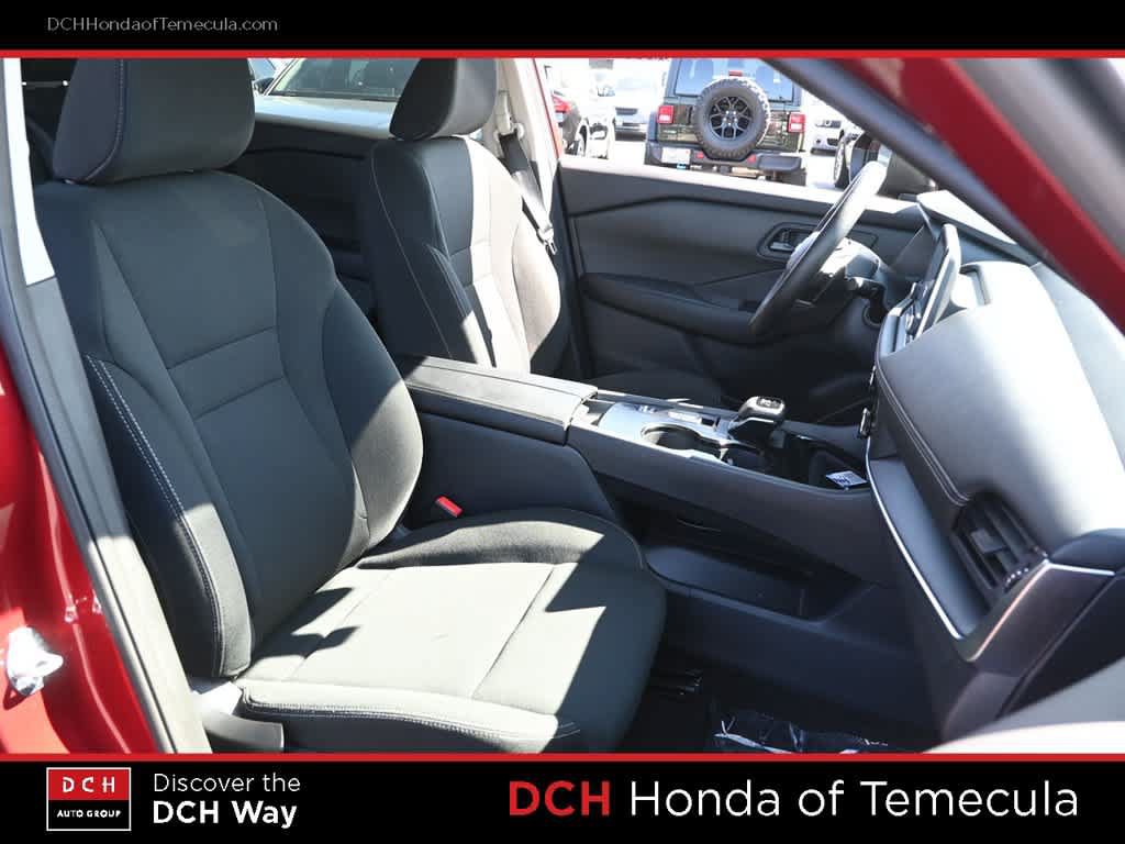 Used 2025 Nissan Rogue S FWD image 21