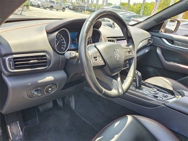 Used 2019 Maserati Levante Base image 17