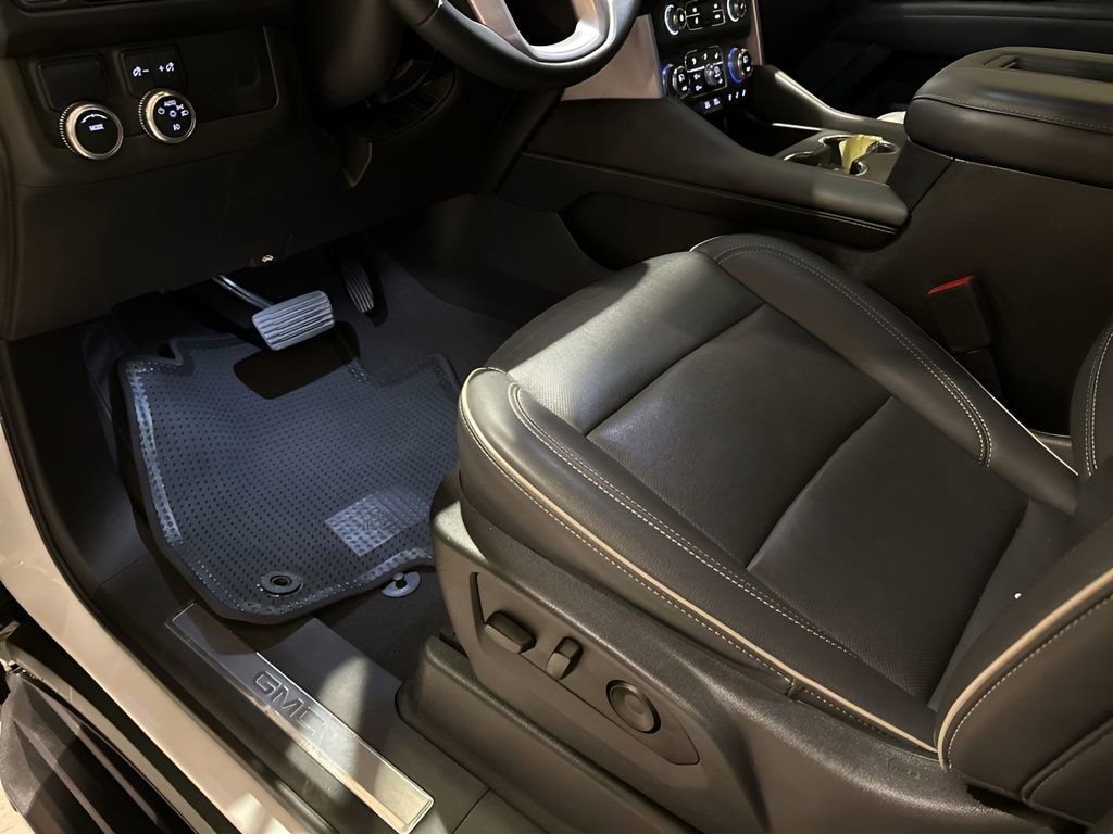 Used 2023 GMC Yukon SLT image 25